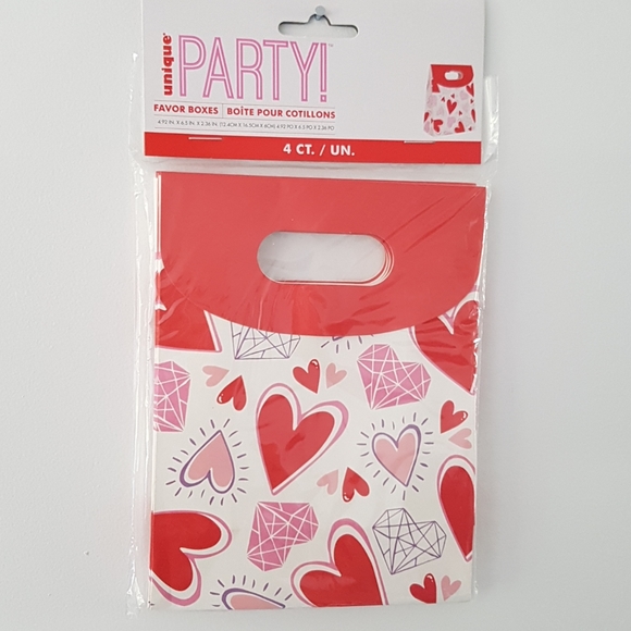 4 Sparkling Hearts Favor Boxes - Picture 3 of 4